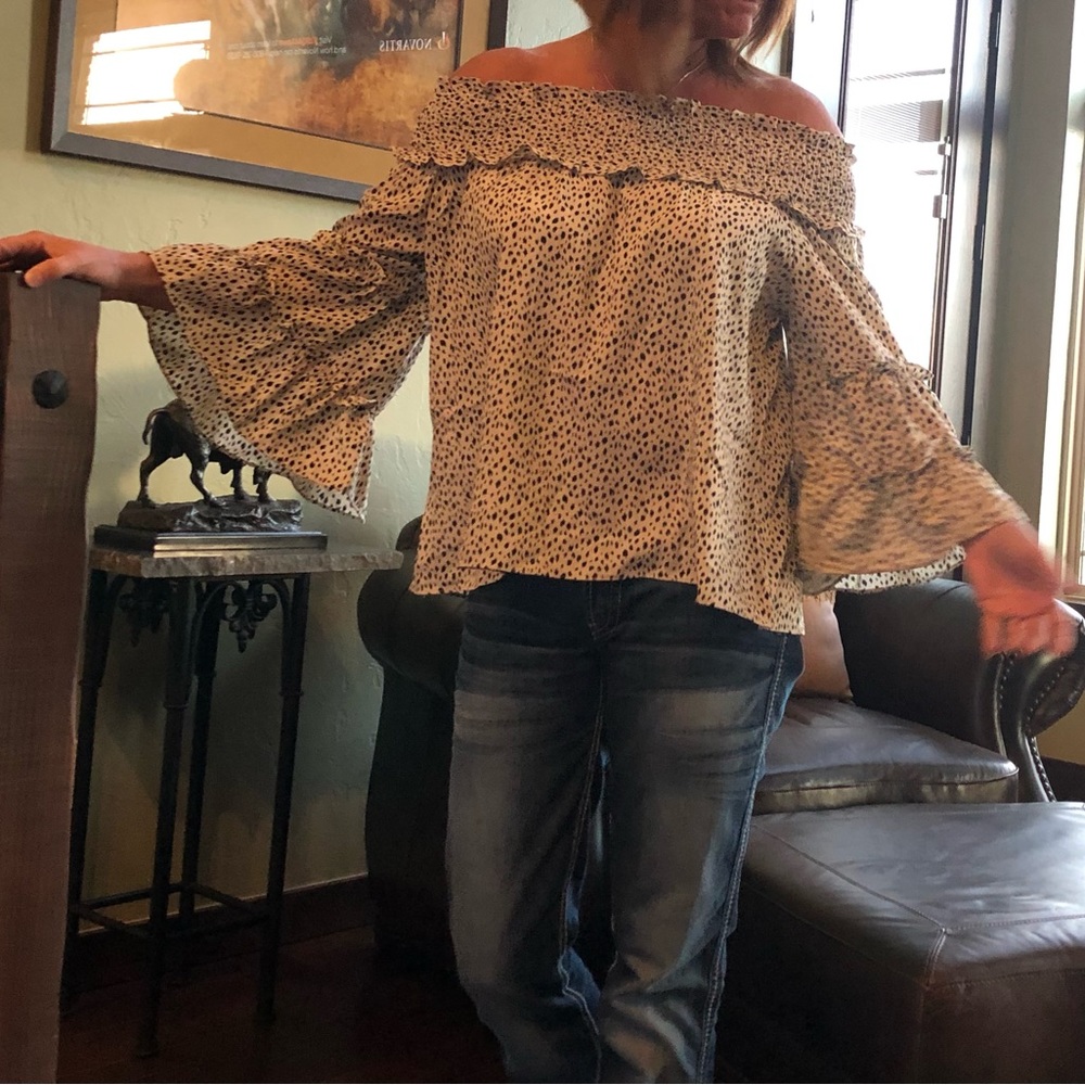 NWT Andthewhy blouse